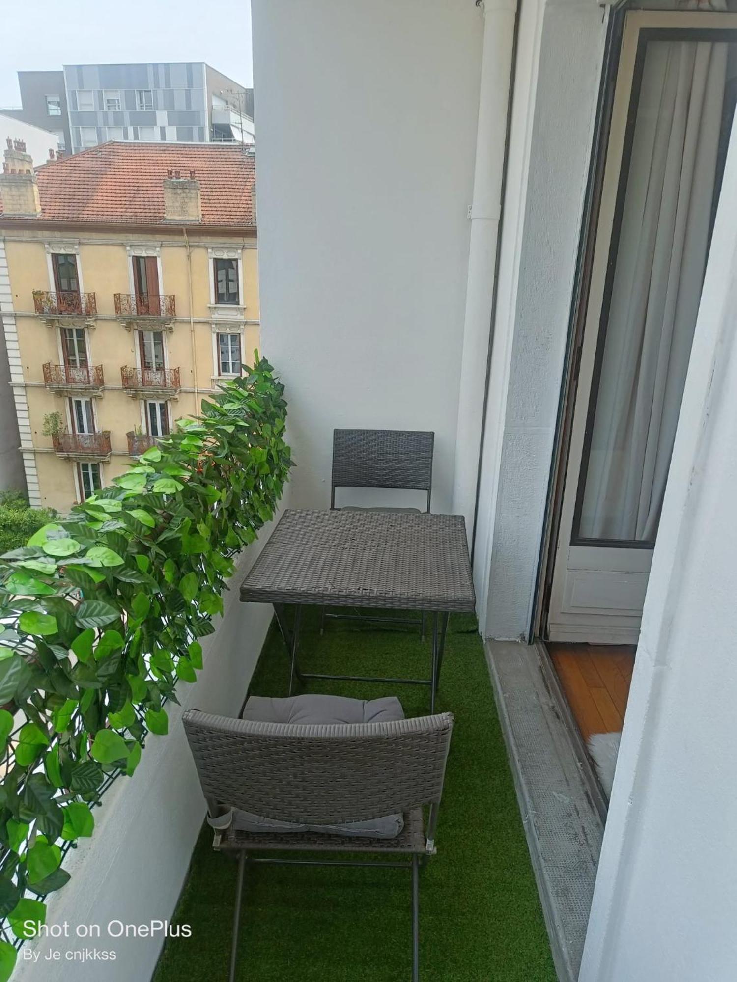 Belle Chambre D'Hote Avec Balcon Prive - 3 Mins Gare Annemasse - Geneve Acces Direct Exterior foto